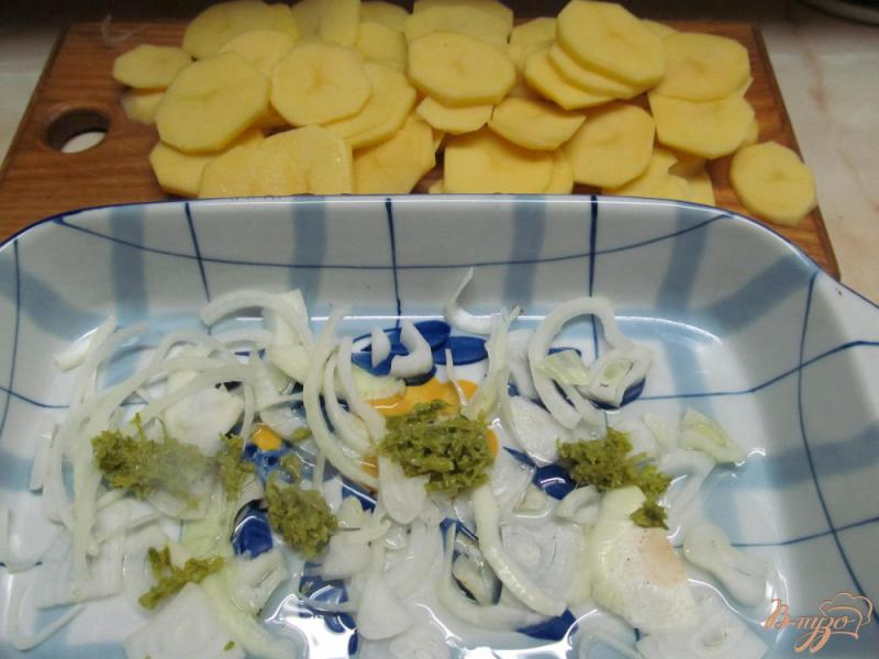 Фото приготовление рецепта: Запеченный картофель с беконом и баклажаном шаг №1