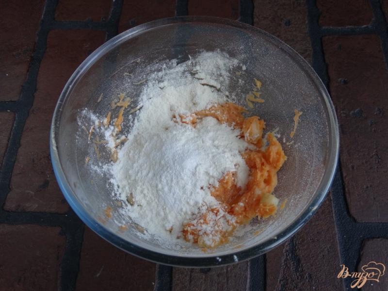 Фото приготовление рецепта: Морковно-грушевая запеканка шаг №4
