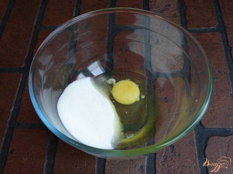 Фото приготовление рецепта: Кекс с грушей и сливочным сыром шаг №2
