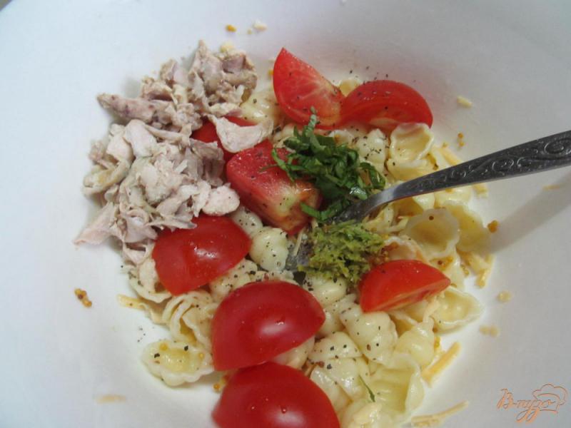 Фото приготовление рецепта: Салат с ракушками шаг №3