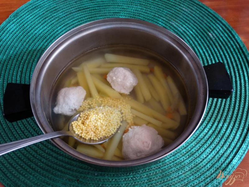 Фото приготовление рецепта: Суп с пшеном и цветной капустой шаг №6