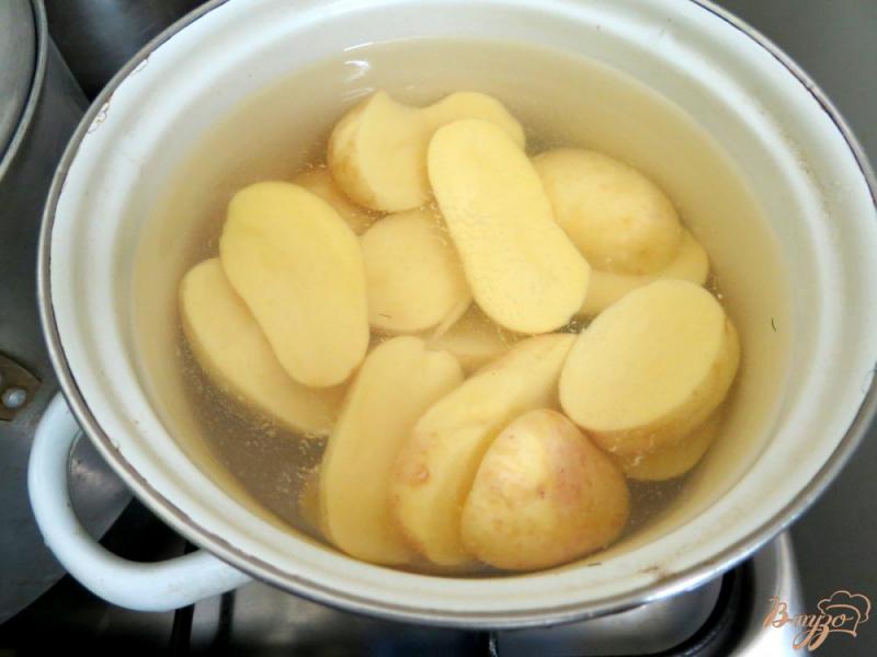 Фото приготовление рецепта: Картофель молодой отварной шаг №3