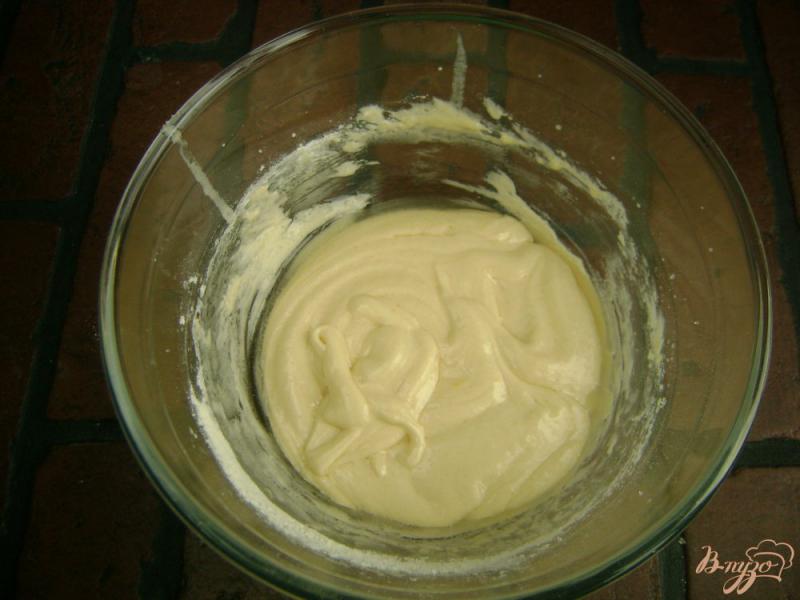 Фото приготовление рецепта: Ванильный бисквит с грушами шаг №7