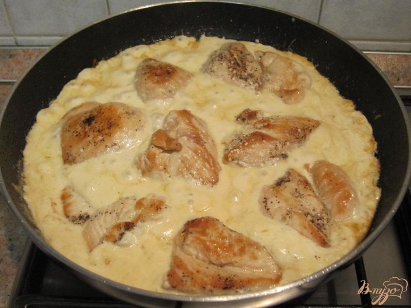 Фото приготовление рецепта: Стейки из курицы с соусом шаг №7