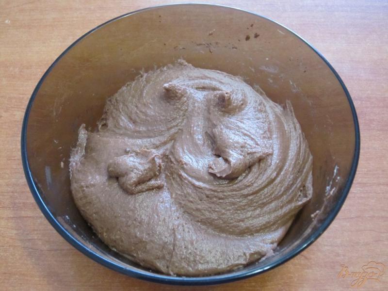 Фото приготовление рецепта: Рассыпчартый мраморный кекс шаг №6