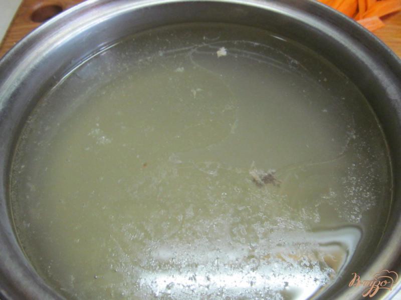 Фото приготовление рецепта: Суп с стручковой фасолью и макаронами шаг №1