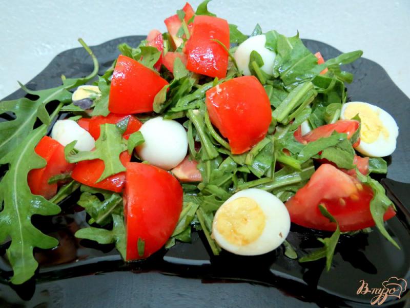 Фото приготовление рецепта: Салат с рукколой и с помидорами шаг №6