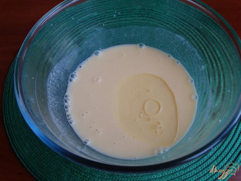 Фото приготовление рецепта: Шоколадный пирог на йогурте шаг №4