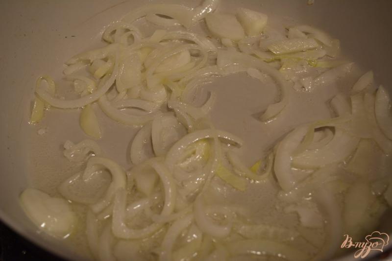 Фото приготовление рецепта: Рагу из кабачков с чесноком и яйцом шаг №3