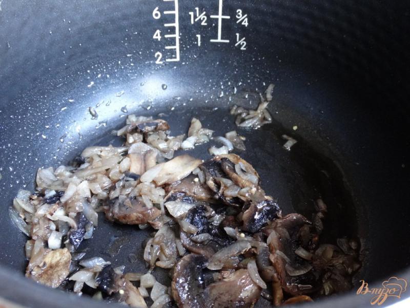 Фото приготовление рецепта: Кулеш с грибами и курицей шаг №3