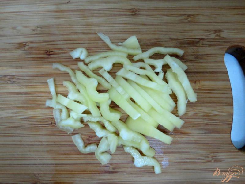 Фото приготовление рецепта: Кабачкок тушёный с капустой и томатом шаг №4
