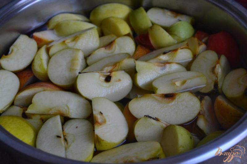 Фото приготовление рецепта: Компот из яблок и инжира с лавандой шаг №1