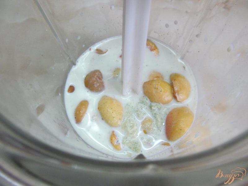 Фото приготовление рецепта: Коктейль молоко с мятой шаг №4