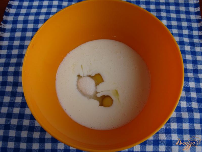 Фото приготовление рецепта: Лимонные панкейки с фиалковым сиропом шаг №2