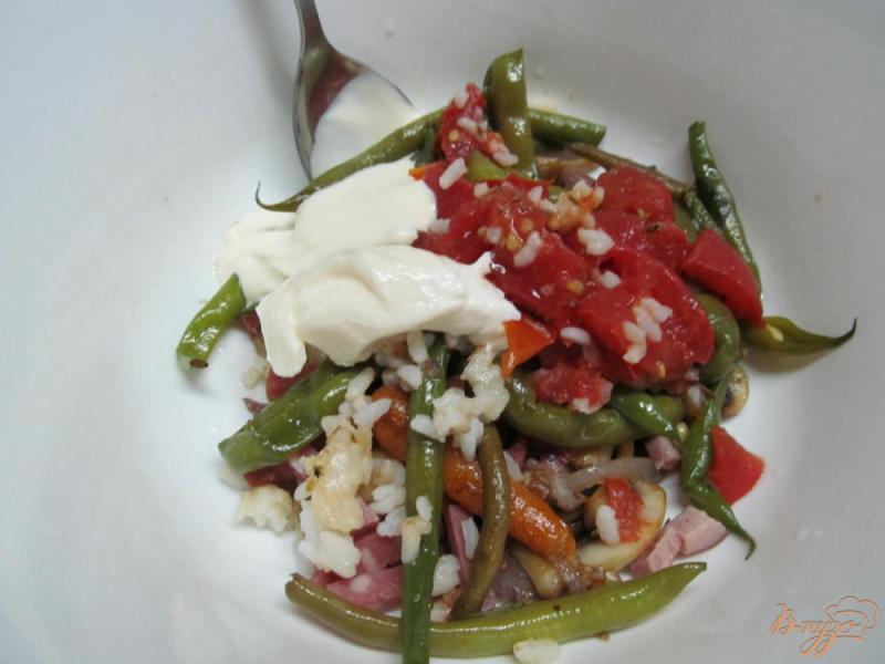 Фото приготовление рецепта: Салат из фасоли с шампиньоном шаг №5