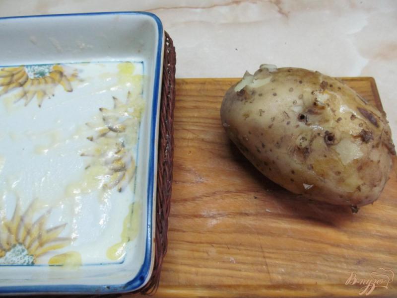 Фото приготовление рецепта: Запеканка из картофеля с шампиньонами шаг №2