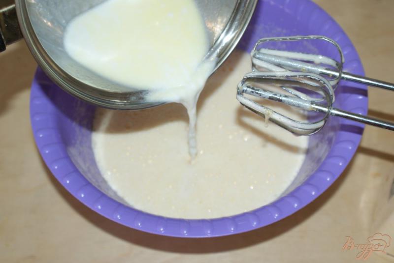 Фото приготовление рецепта: Манник на молоке из ржаной муки шаг №4