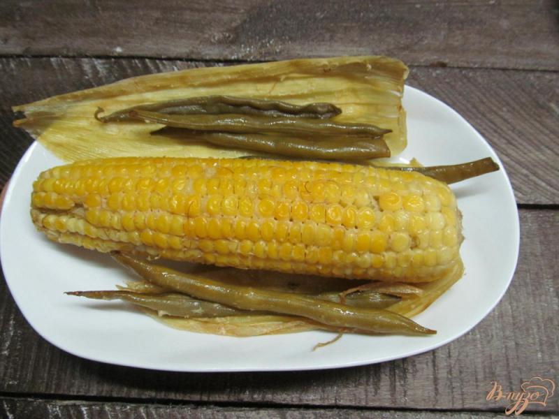 Фото приготовление рецепта: Кукуруза запеченная в фольге шаг №5