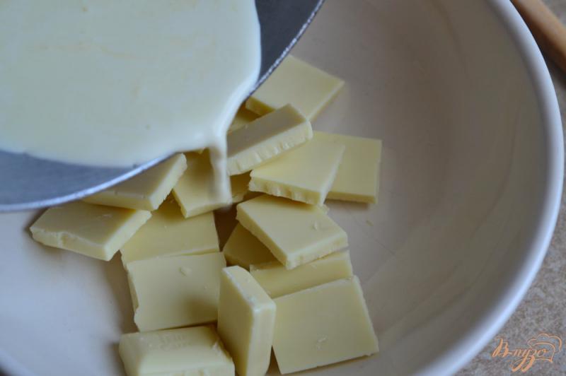 Фото приготовление рецепта: Творожный крем с белым шоколадом шаг №2