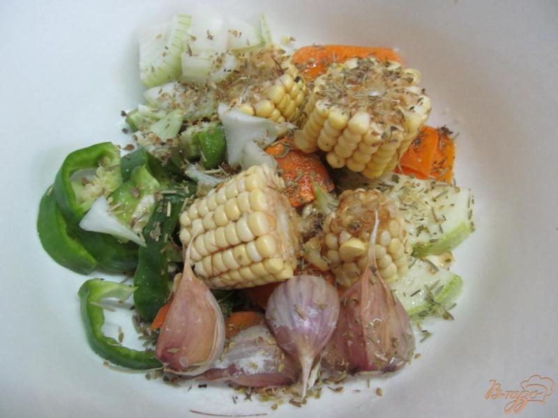Фото приготовление рецепта: Куриные окорока в овощах шаг №1