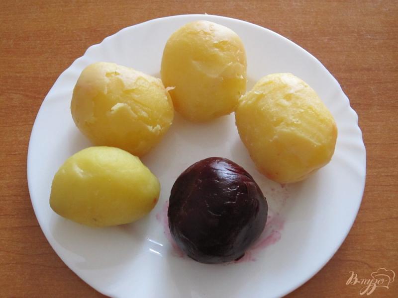 Фото приготовление рецепта: Тарталетки из картофеля с сельдью шаг №4