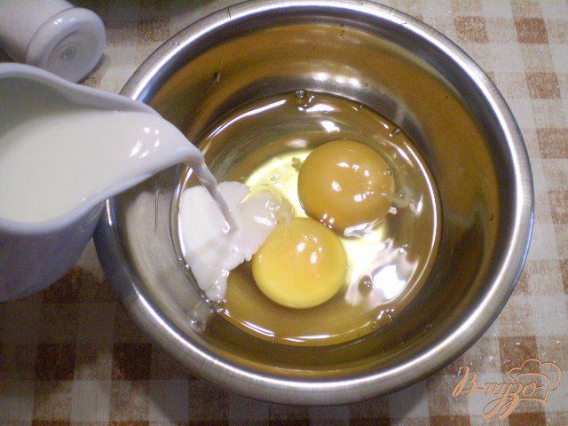 Фото приготовление рецепта: Картофельная запеканка с сыром и помидорами шаг №2