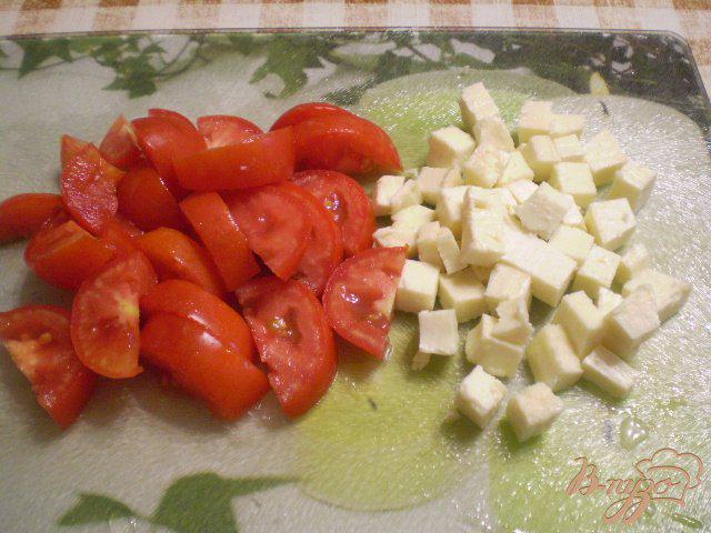 Фото приготовление рецепта: Картофельная запеканка с сыром и помидорами шаг №6