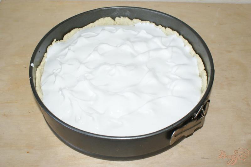 Фото приготовление рецепта: Лимонный пирог с меренгой шаг №11