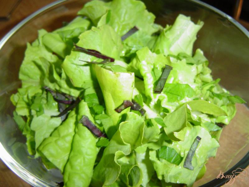 Фото приготовление рецепта: Салат с медово-горчичной заправкой шаг №2