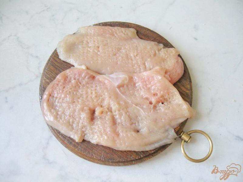 Фото приготовление рецепта: Отбивные из куриной грудки в сметанно-сырном кляре шаг №5