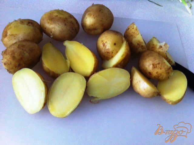 Фото приготовление рецепта: Пряный, острый картофель запеченный в пакете шаг №5