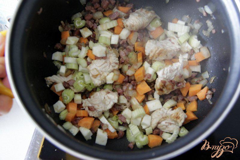 Фото приготовление рецепта: Венгерский куриный суп  с овощами шаг №3