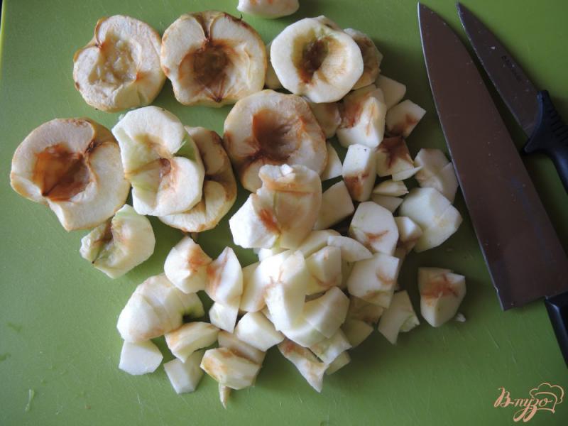 Фото приготовление рецепта: Чатни из яблок и слив шаг №1