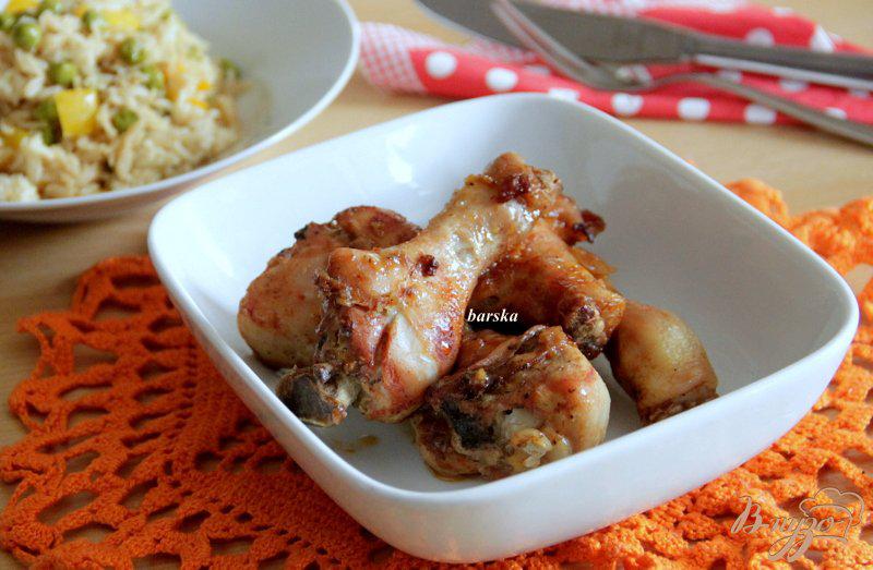 Фото приготовление рецепта: Куриные голени в луково-соевом маринаде шаг №6
