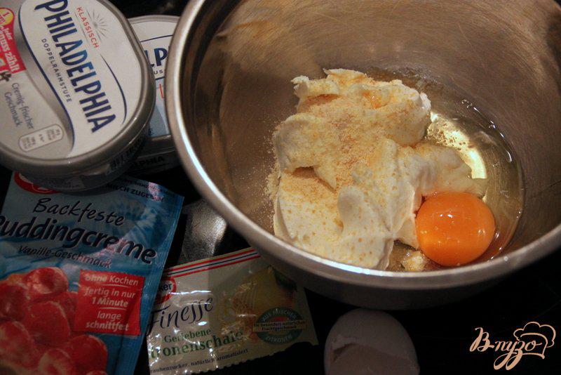 Фото приготовление рецепта: Штрейзельный пирог с творожным сыром и пудингом шаг №3