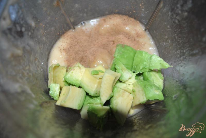 Фото приготовление рецепта: Мороженое банановое с авокадо шаг №3