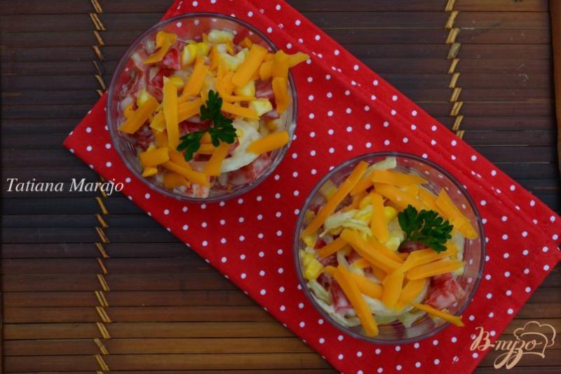 Фото приготовление рецепта: Овощной салат с сыром шаг №6