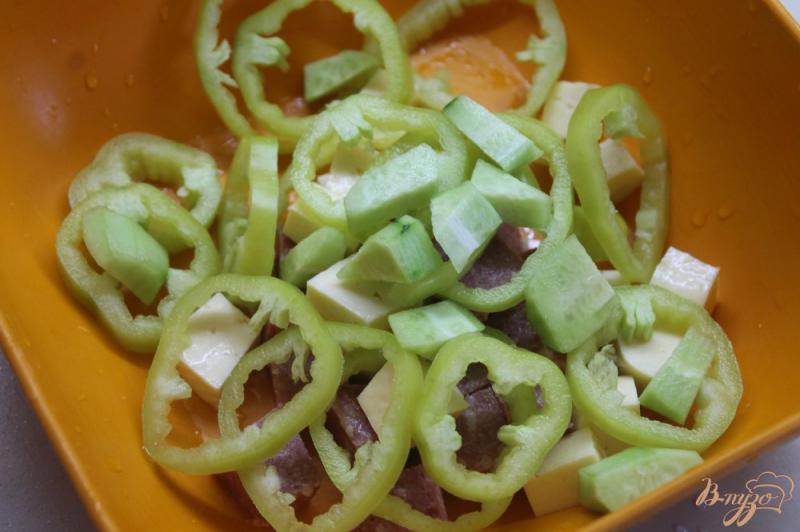 Фото приготовление рецепта: Салат с овощами и соусом песто шаг №3