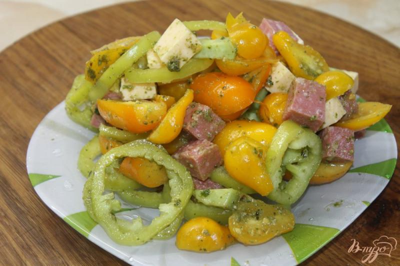 Фото приготовление рецепта: Салат с овощами и соусом песто шаг №5