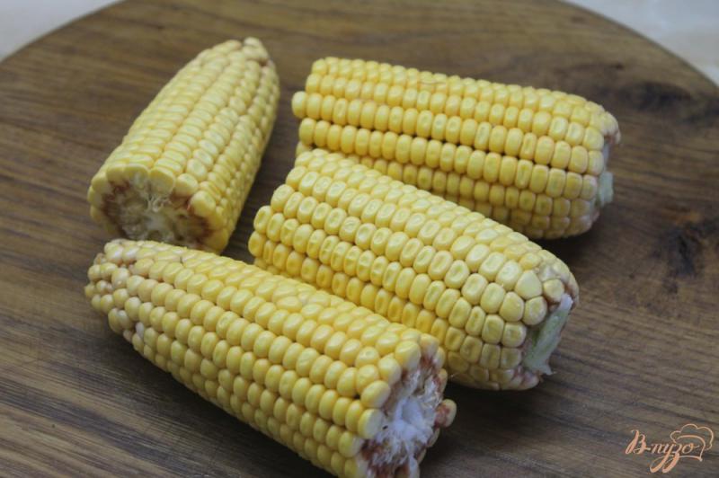 Фото приготовление рецепта: Вареная кукуруза с соусом песто и чесноком шаг №2