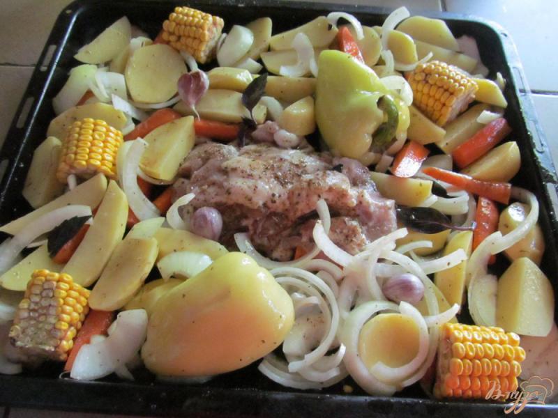 Фото приготовление рецепта: Мясо с овощами по-деревескки шаг №4