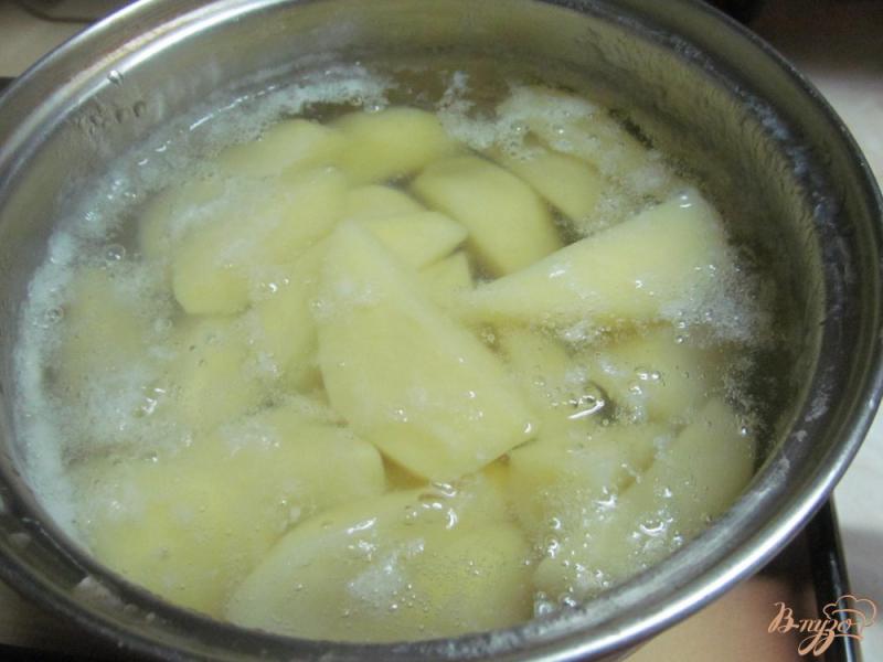 Фото приготовление рецепта: Домашняя колбаса с картофелем шаг №3