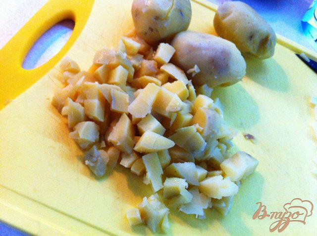 Фото приготовление рецепта: Салат картофельный с ветчиной шаг №3
