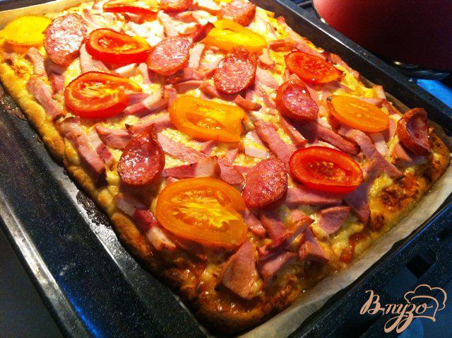 Фото приготовление рецепта: Пицца «Мясное ассорти» шаг №8