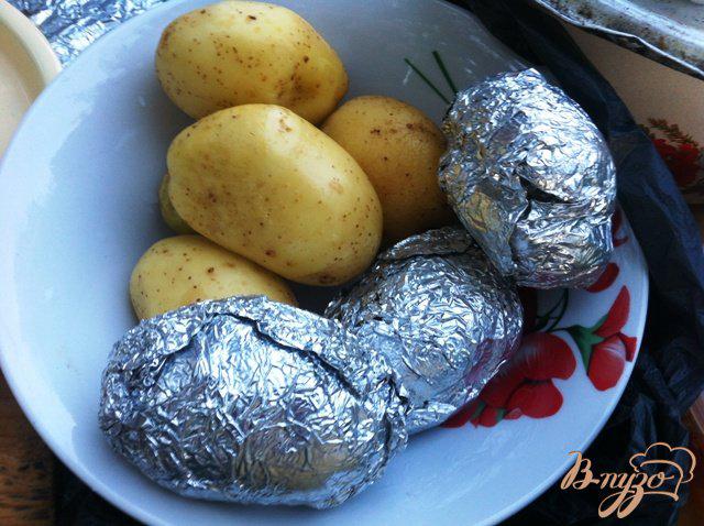 Фото приготовление рецепта: Картофель запеченный на углях шаг №6