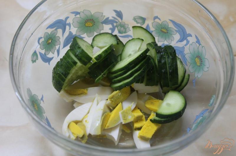 Фото приготовление рецепта: Салат с отварной курицей и овощами шаг №3