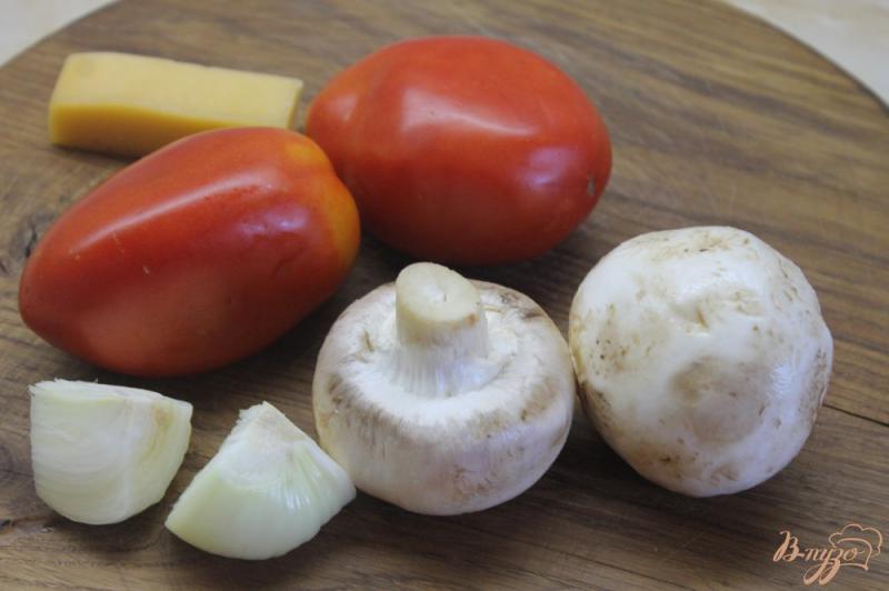 Фото приготовление рецепта: Фаршированные помидоры грибами под сыром шаг №1