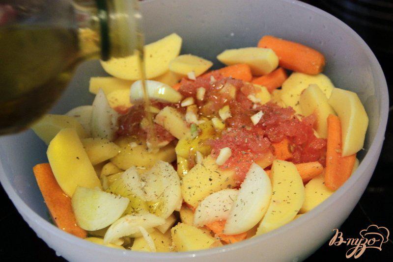 Фото приготовление рецепта: Картофель с овощами «в рукаве» шаг №2