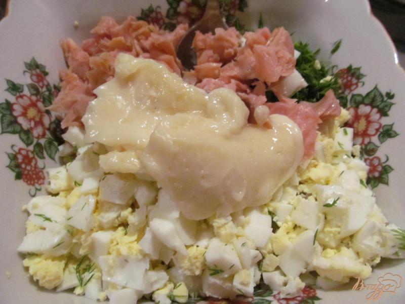 Фото приготовление рецепта: Салат из картофеля с горбушей шаг №3