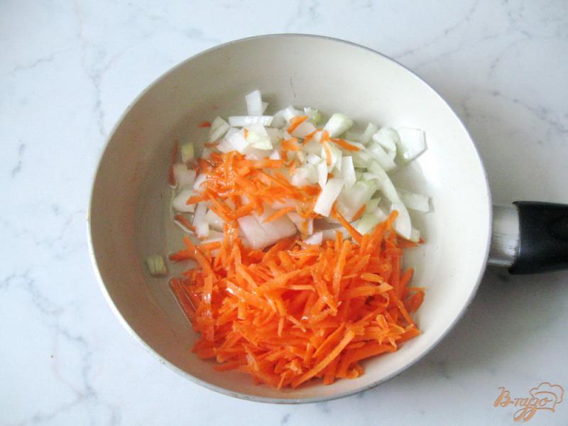 Фото приготовление рецепта: Башенки из баклажанов, сыра и моркови. шаг №5